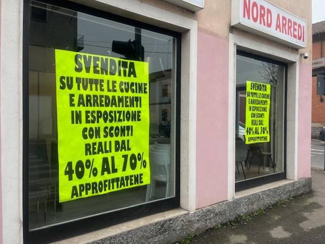 Locale Commerciale in vendita a Piemonte, Alessandria