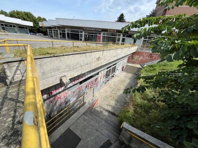 Locale Commerciale in vendita a Piemonte, Alessandria