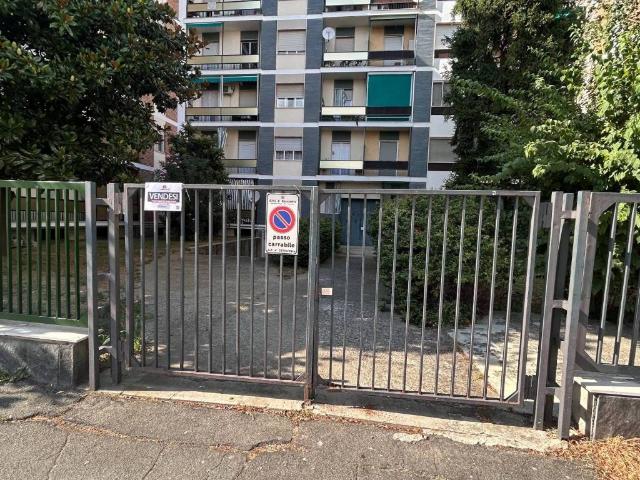 Locale Commerciale in vendita a Alessandria