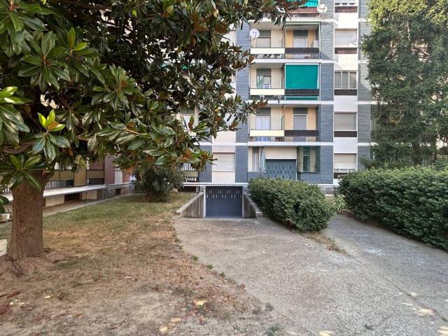 Locale Commerciale in vendita a Piemonte, Alessandria