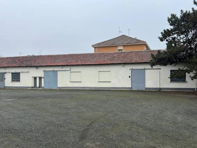 Locale Commerciale in vendita a Piemonte, Alessandria