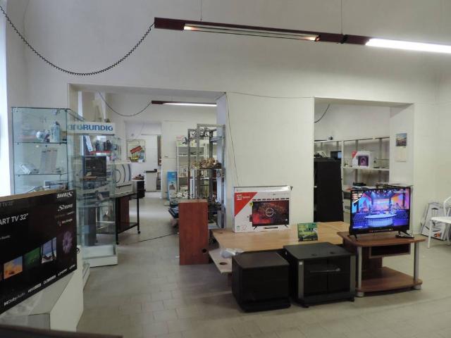 Locale Commerciale in vendita a Alessandria