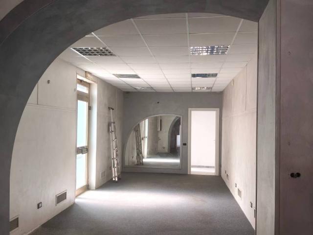 Locale Commerciale in vendita a Piemonte, Alessandria