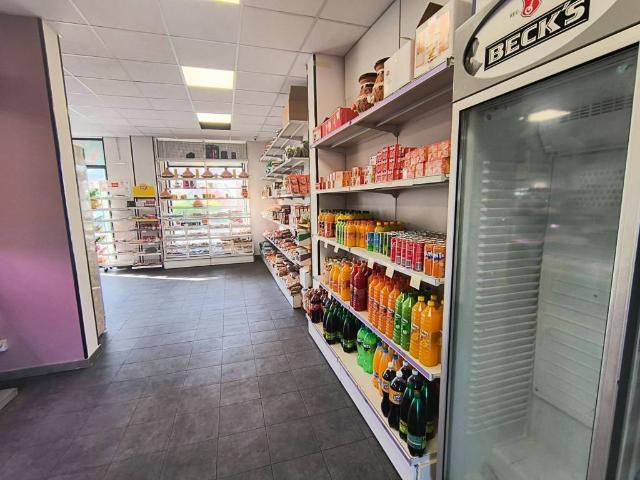 Locale Commerciale in vendita a Piemonte, Alessandria