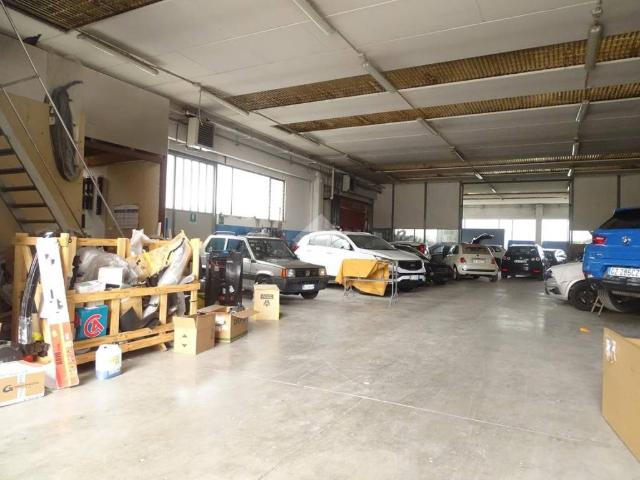 Locale Commerciale in vendita a Piemonte, Alessandria