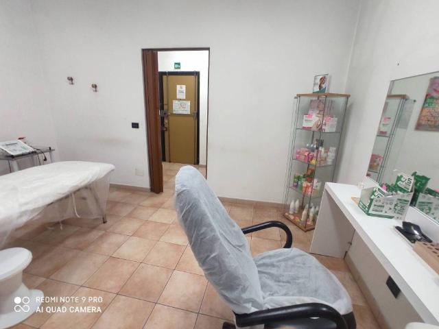 Locale Commerciale in vendita a Piemonte, Alessandria