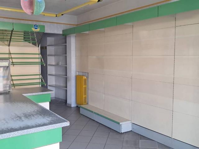 Locale Commerciale in vendita a Piemonte, Alessandria