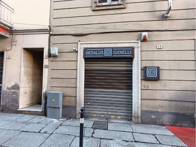 Locale Commerciale in vendita a Piemonte, Alessandria