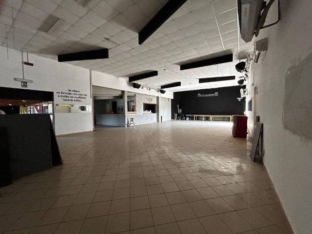 Locale Commerciale in vendita a Piemonte, Alessandria