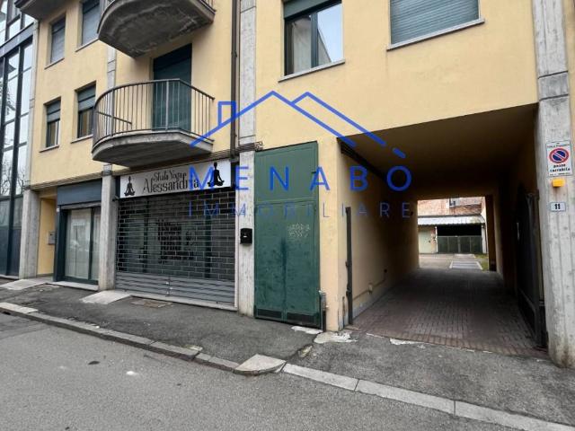 Locale Commerciale in vendita a Piemonte, Alessandria