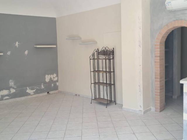 Locale Commerciale in vendita a Piemonte, Alessandria