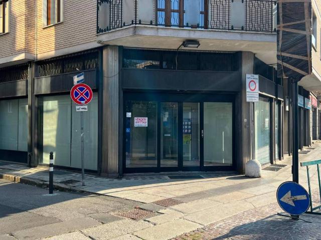 Locale Commerciale in vendita a Alessandria