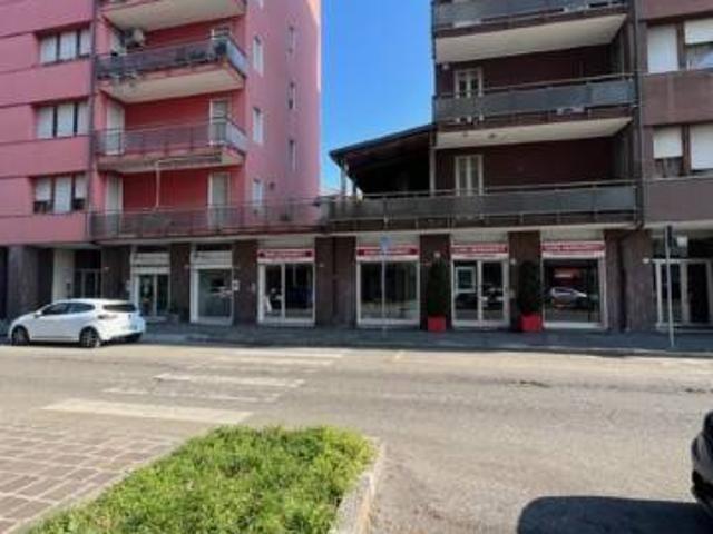 Locale Commerciale in vendita a Piemonte, Alessandria