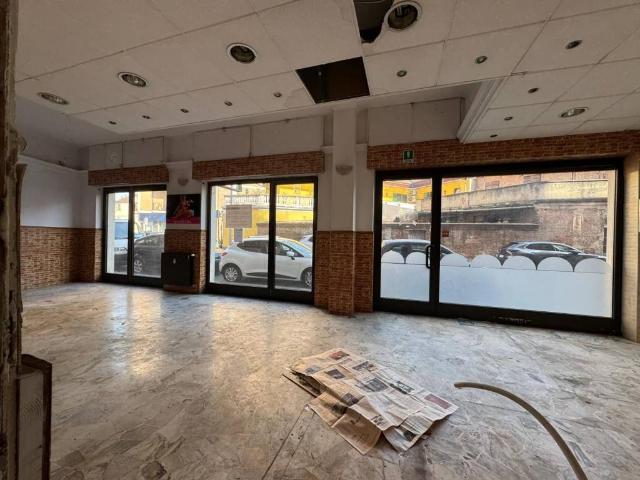 Locale Commerciale in vendita a Piemonte, Alessandria