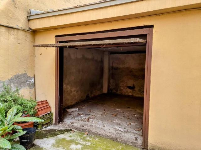 Locale Commerciale in vendita a Alessandria