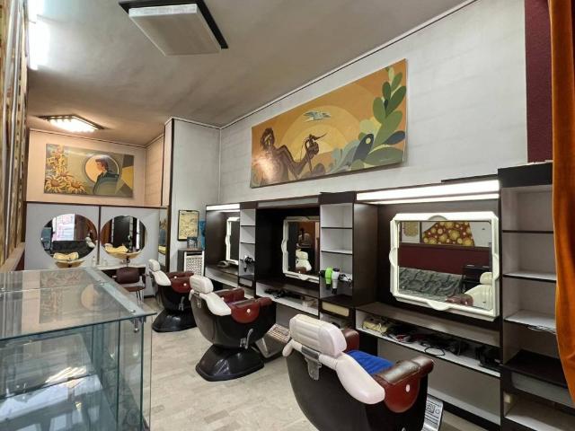 Locale Commerciale in vendita a Alessandria