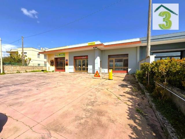 Locale Commerciale in vendita a Puglia, Lecce