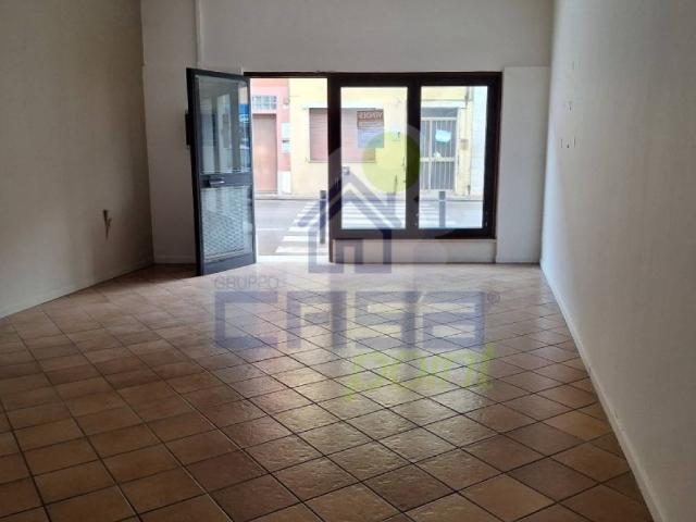 Locale Commerciale in vendita a Alfianello, Brescia