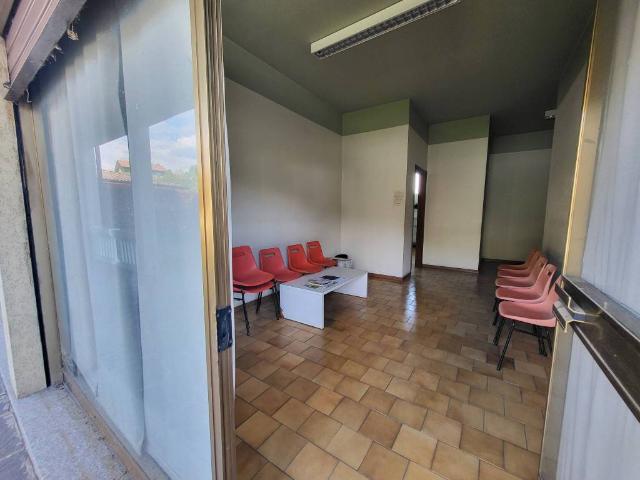 Locale Commerciale in vendita a Almenno San Bartolomeo, Lombardia