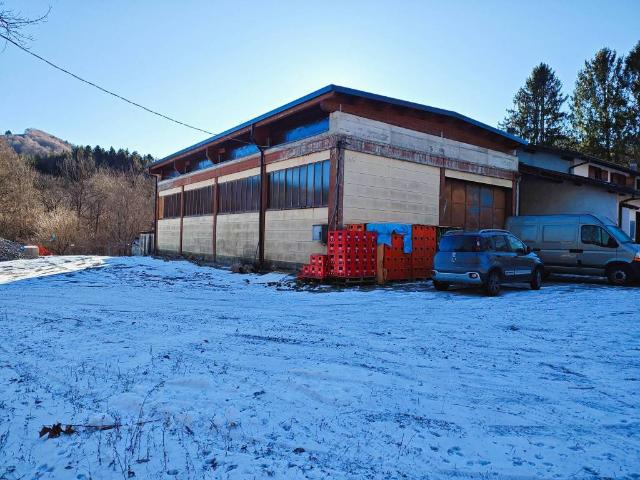 Locale Commerciale in vendita a Alta Valle Intelvi, Lanzo D'intelvi