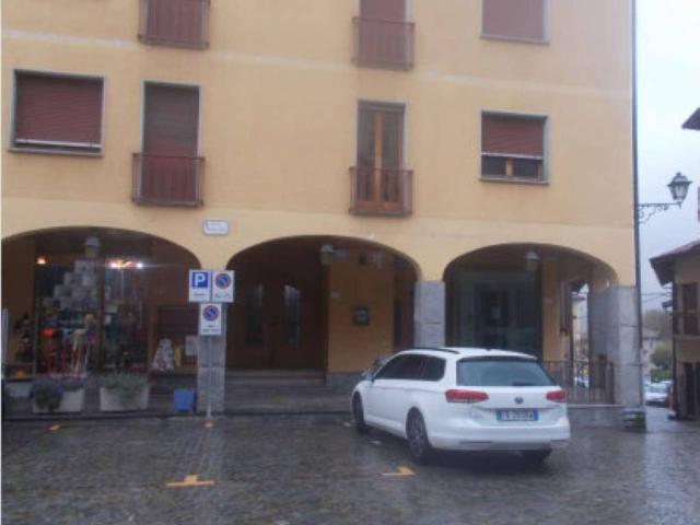 Locale Commerciale in vendita a Alta Valle Intelvi, Lanzo D'intelvi