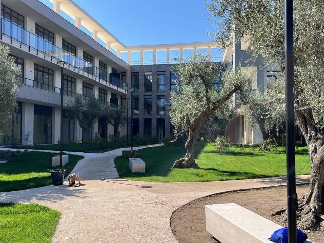 Locale Commerciale in vendita a Puglia, Bari