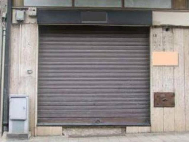 Locale Commerciale in vendita a Puglia, Bari