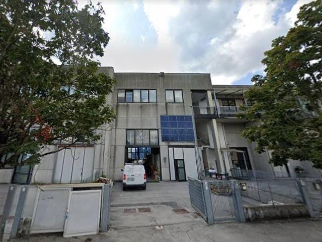 Locale Commerciale in vendita a Altavilla Vicentina, Veneto