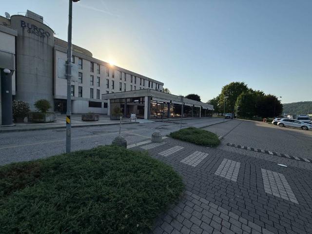 Locale Commerciale in vendita a Altavilla Vicentina, Veneto
