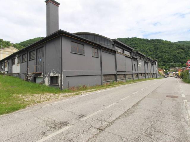 Locale Commerciale in vendita a Altissimo, Veneto