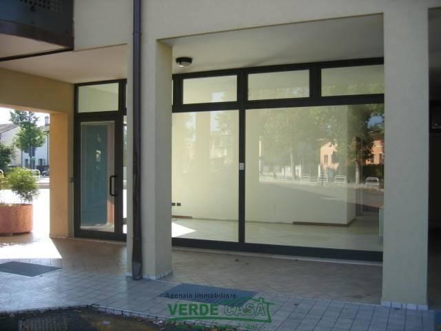 Locale Commerciale in vendita a Fonte, Altivole