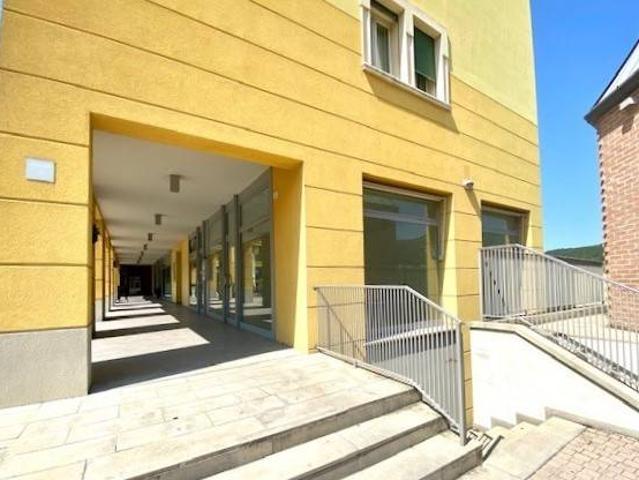 Locale Commerciale in vendita a Unione dell'Alto Reno, Granaglione