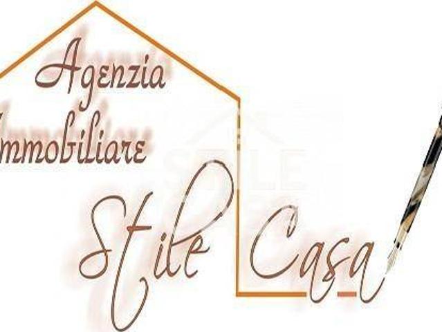 Locale Commerciale in vendita a Altopascio, Toscana
