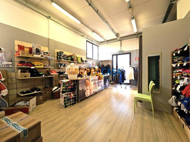 Locale Commerciale in vendita a Altopascio, Lucca