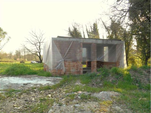 Locale Commerciale in vendita a Badia Pozzeveri, Altopascio