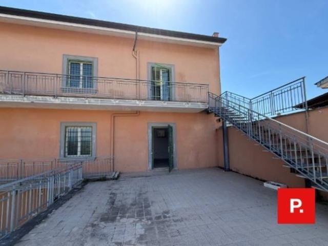 Locale Commerciale in vendita a Alvignano, Campania