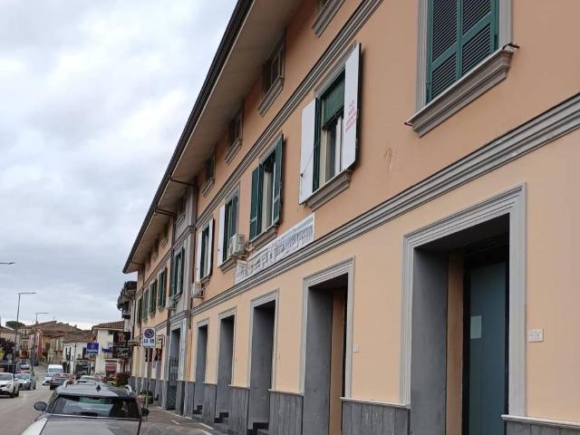 Locale Commerciale in vendita a Alvignano, Campania