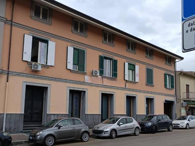 Locale Commerciale in vendita a Alvignano, Campania