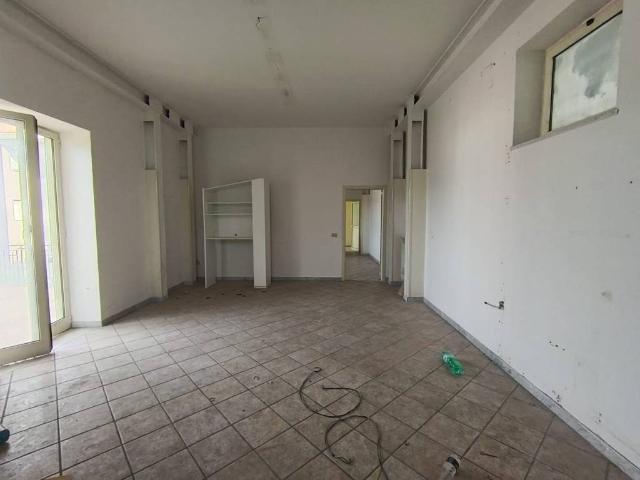Locale Commerciale in vendita a Alvignano, Campania