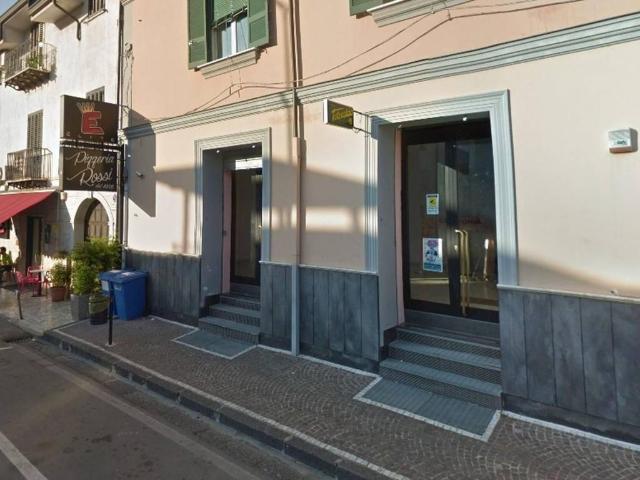 Locale Commerciale in vendita a Rasignano, Alvignano