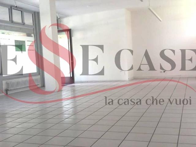 Locale Commerciale in vendita a Alzano Lombardo, Lombardia