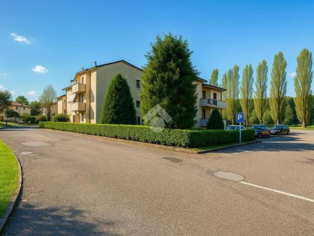 Locale Commerciale in vendita a Fabbrica Durini, Alzate Brianza