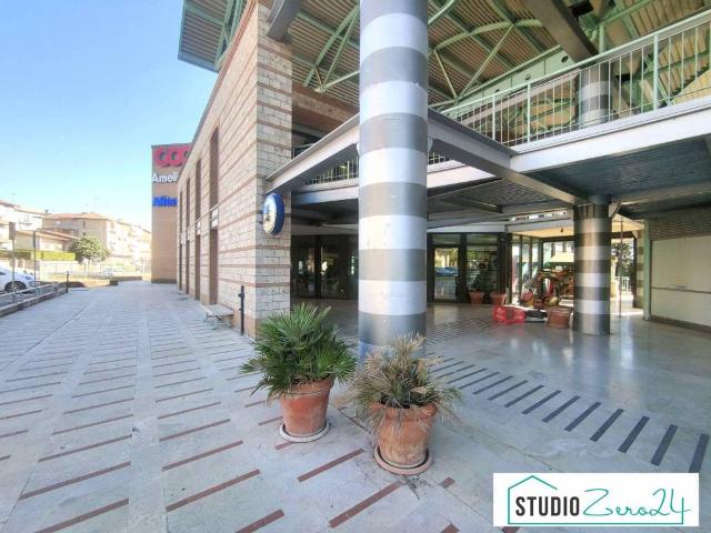 Locale Commerciale in vendita a Amelia, Umbria