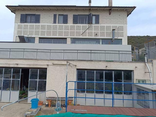 Locale Commerciale in vendita a Amelia, Umbria