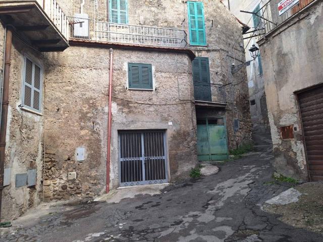 Locale Commerciale in vendita a Anagni, Lazio