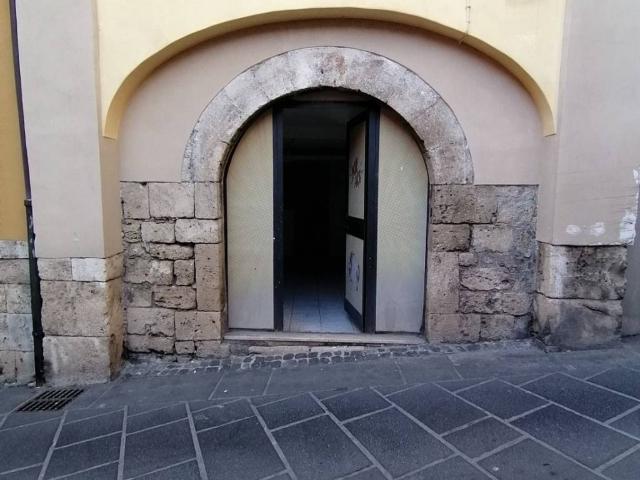 Locale Commerciale in vendita a Anagni, Lazio