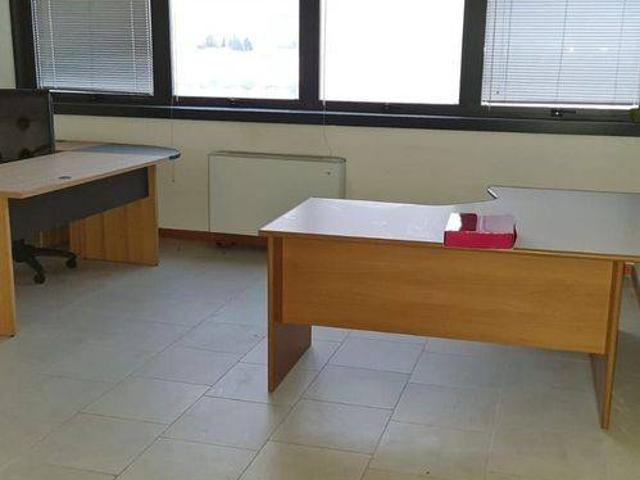 Locale Commerciale in vendita a Marche, Ancona