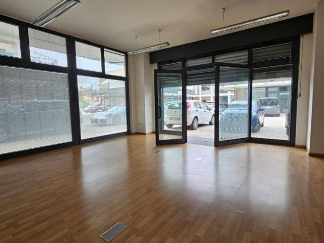Locale Commerciale in vendita a Montedago, Marche