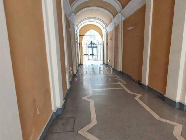 Locale Commerciale in vendita a Capodimonte, Marche