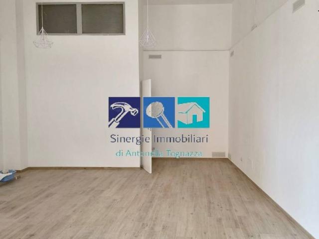 Locale Commerciale in vendita a Santo Stefano, Marche
